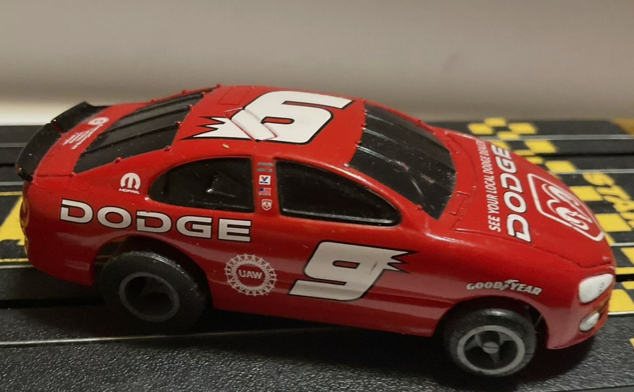 LL-09164 VINTAGE Life Like #9 Dodge slot car