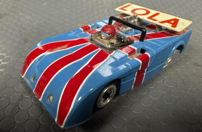 TY-LOLA  VINTAGE -TYCO PRO LOLA 260 UNION JACK FLAG